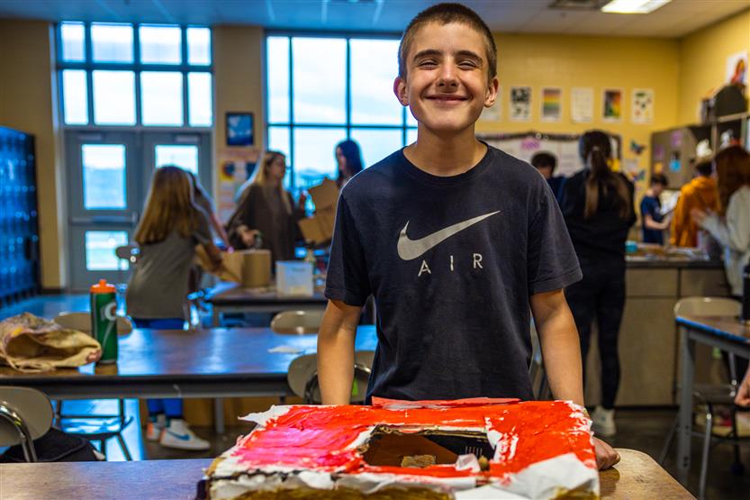 Art class at Spring Station Middle